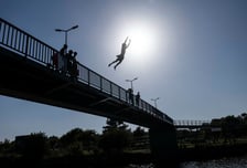 동진하는 '오메가 열돔'에 동유럽 펄펄…7개국 폭염 적색경보