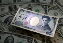 엔화 40년만 최저, 당국 개입 촉각…"'1달러=165엔'까지 추락할 수도"