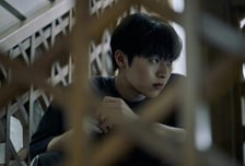'맨 끝줄 소년' 최현욱, 대선배 최민식 쥐고 흔든 깡