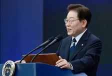 [속보]李대통령 "서남권 '준비된 땅', 재생에너지 대대적 공급할 잠재력 있어"
