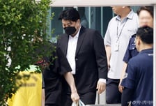 김호중, 출소 후 자택서 휴식…"발목 치료 시급한 상황"