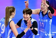 [공식발표] "떠날 때부터 IBK만 원했다" 이소영, 자진 퇴단 8개월 만에 복귀... 연봉 최대 1억 5천만원
