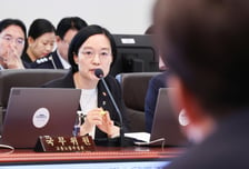 한성숙 총리 인준안, 지명 23일 만에 국회 통과…국힘은 표결 불참
