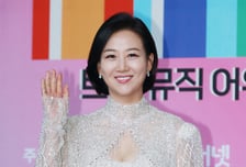 장윤정 전재산 날린 친모가 또...딸 이름 팔아 '투자 사기' 의혹