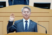 민형배 초대 통합특별시장, 무안 청사서 '압도적 성장' 새 역사 문 열어