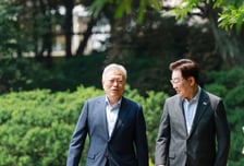 [속보]文, 이 대통령에 "국민통합 나아가려면 당내 단합이 출발점"