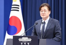[속보]靑 "이재명 대통령, 文에 한반도 평화 위한 조언 역할 청해"