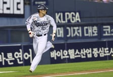 '5G 4승 1패' 상승세 두산 강승호 전격 1B 복귀! 롯데전 '선발 라인업' 공개 [잠실 현장]