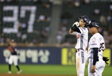 '트레이드 주인공' 롯데 떠나고 결국 대형사고 쳤다!→12G '무려 5할' 대폭발, 사령탑 극찬 '알고보니' 맹활약 숨은 이유 있었다