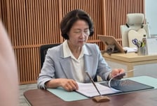"반도체 생산능력 5년 내 2배↑"…추미애 경기도지사, 1호 결재는
