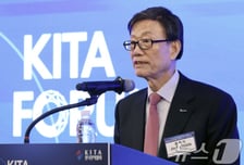 윤진식 무역협회 회장, 전남광주 수출 현장 애로 해결 나서