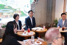 중장년 소상공인, 건강 문제로 휴업 부담 느낀다…중기부, 생업 안전망 강화