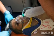 "무너진 건물서 8일 버텼다"...베네수엘라 강진, 쇼핑몰 직원 '기적의 생환'