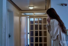 "여기 그 사람 살잖아" 쉽게 퍼진 유명인 주소…공포의 스토킹 불렀다
