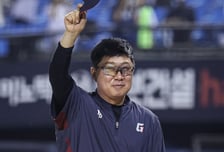 '최근 10승 4패' 김태형, 더 높은 곳 본다 "두산·한화... KIA까지 붙어서 이겨야"
