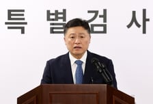 특검, 김명수 전 합참의장 기소…"계엄 당시 병력 철수 건의 묵살"