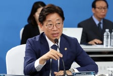 [속보] 오태석 우주청장 "2035년까지 한국형 저궤도 위성통신망 완성"