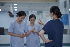 "끔찍한 폭력" 이 대통령도 경악한 '태움'..."인력 적고 일 많아서" 간협 지적