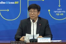 "중국인, 몇 시간 연수 후 렌터카 허용"…행정부지사 발언 '시끌'