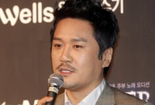 '캐나다 국적' JK 김동욱, 배재고 또 옹호 "애들 정치에 이용 마라"