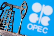 OPEC+ 7개국, 산유량 5개월 연속 증산 합의…"내년 공급과잉 온다"