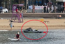 수상오토바이 몰고 백사장 들어간 남성…붙잡히자 "카페 가려고"