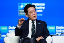 [속보]"李대통령, 캐나다 총리와 약식 회동…미래 AI 협력 구체적 협의"