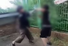 초2 학생이 "야차 뜨자" 주저앉아 우는데도 퍽퍽...영상 본 부모 분통
