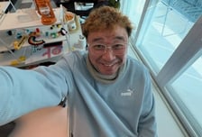 강원래, 욕창 치료 근황 공개 "조금 심해…정신 차리고 소독"