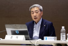 신현송 "적절한 시기 금리 인상 필요"…환율·물가·집값 불안 경계