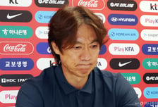 홍명보 "청문회 반드시 참석"...美 도피 논란엔 "가족 지키려고"