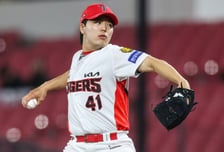 KIA 한국시리즈급 사수 총력전 "1회부터 황동하 불펜 대기" [부산 현장]