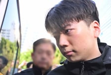 '리얼돌' 폐기한 그날, 유치장서 만났나...장윤기, 부친과 3차례 면담