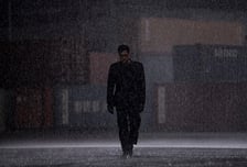 '김부장' 소지섭, 폭우마저 압도...흑화 카리스마 폭발