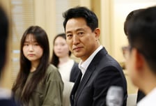 상봉 먹자골목 찾은 오세훈 "서울 전역에 야장상권 25개로 늘릴 것"