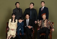 '아파트' 지성·하윤경, 가짜 결혼식 다음은 가족사진