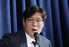 "홍명보 선임 주도했다"→월드컵 참사 후 '잠적'→'꼼수' 청문회 불출석 가능성... '도피성 해외 취업 논란' 장본인 선택은