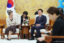 李대통령, 英 앤 공주 접견…"엘리자베스 여왕 들른 안동, 내 고향"