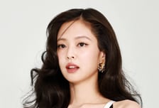 "제니랑 커피 한 잔" 무작정 소속사 찾아간 유튜버…결국 사과