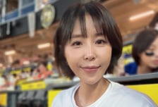 신지, 'kt 시구 거절 논란' 결국 사과…축하 공연도 취소