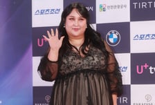 '생리통 희화' 풍자, 은근슬쩍 영상 삭제...해명·사과도 없어