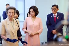 김혜경 여사, 英 공주와 나란히 세이브칠드런 찾아 "아동 보호 협력 다지는 계기 되길"