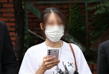 홀로 개표소 문 2시간 막은 '잠실 올다르크'…경찰, 구속영장 신청