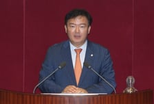 '부정선거' 강연 중 쓰러진 민경욱 전 의원…수술 이틀 만에 의식 회복