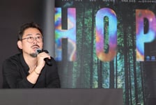 나홍진 '호프' 100만 돌파했지만…"명작"vs"실망" 엇갈린 반응