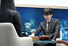 10년 만의 인간 최강과 맞대결, AI가 또 웃었다... 신진서, 카타고에 불계패
