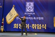 '세상에 이런 꼰대가' 박지성·이영표에 "지네가 뭘 안다고" 막말 세례 "이런 사람이 韓 축구 얼굴이라니..."