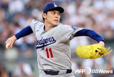 '5⅔이닝 KKKKK' 패전 위기 사사키, '결승 투런' 먼시가 구했다! 다저스, 양키스에 2-1 역전승... 오타니 4타수 무안타 침묵 [LAD 리뷰]