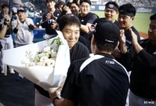 "열심히 하는 선수는 다 할 수 있다" KBO 최초 기록에도 겸손했던 타격기계, 딱 한 가지 부모님께 고마움 전했다 [잠실 현장]