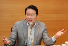 최태원 회장 "민주주의만 생각, 자본주의 망각" 작심 발언